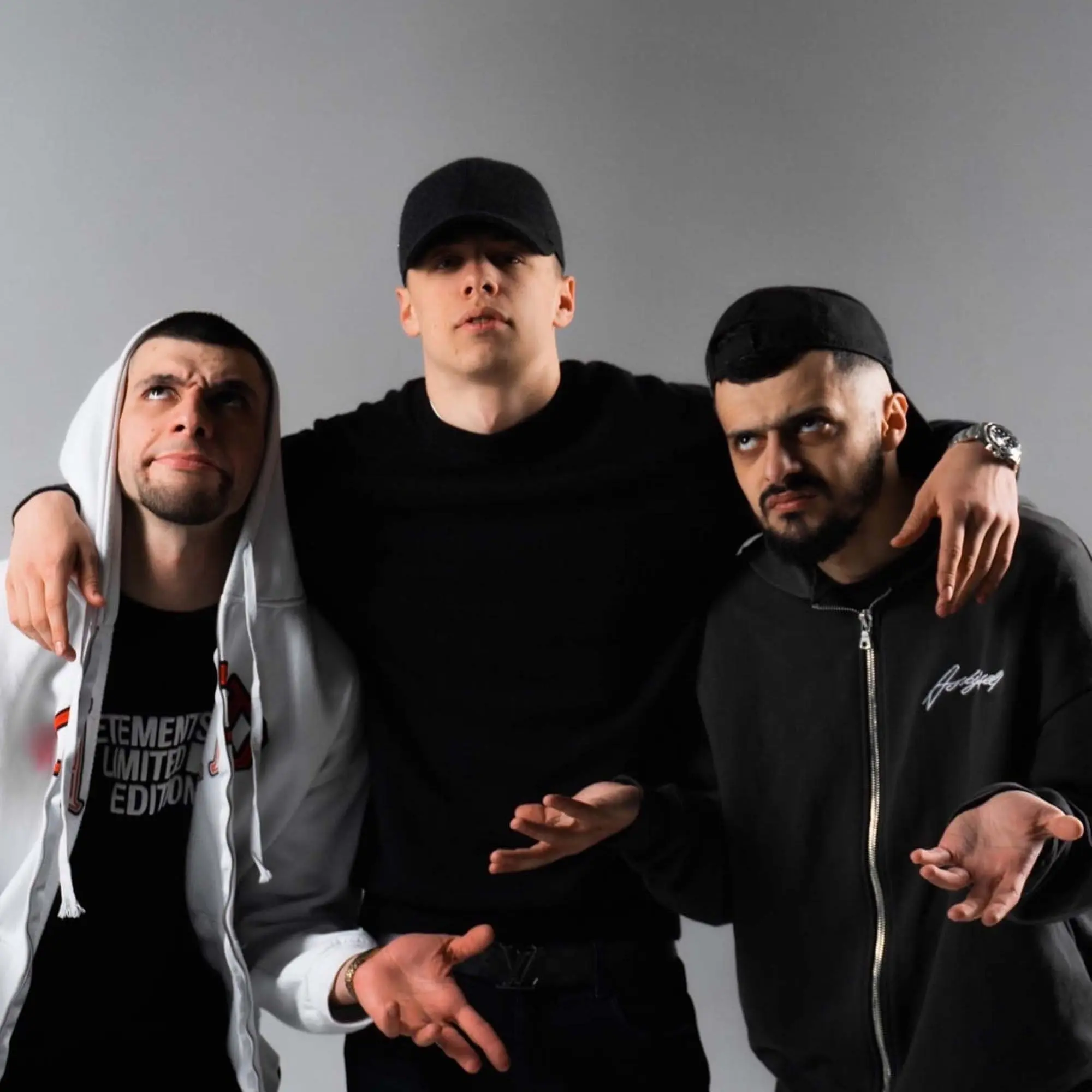 Jakone a v g останусь здесь. Jakone a.v.g. Jakone, a.v.g, Macan - самый молодой. Jakone a.v.g Macan самый. Jakone avg